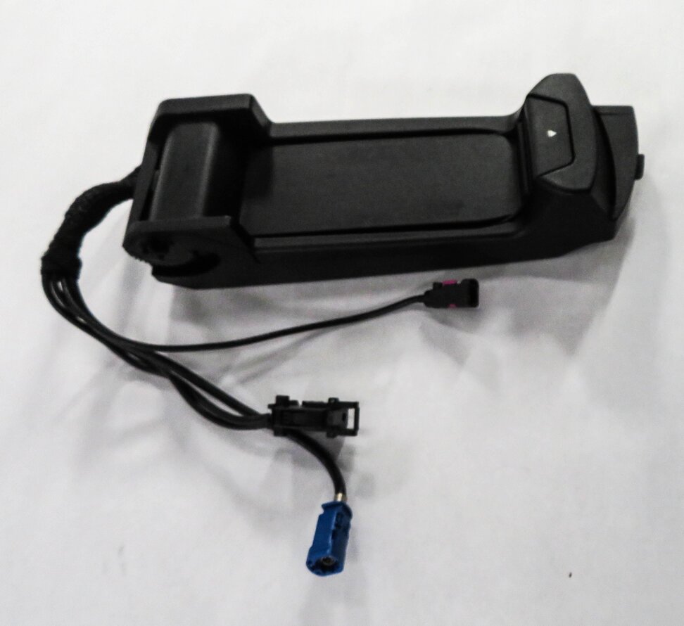 Thumbnail 4: 2011 BMW 750i (F01) FRONT CENTER CONSOLE CELL PHONE CHARGER SNAP IN CRADLE
