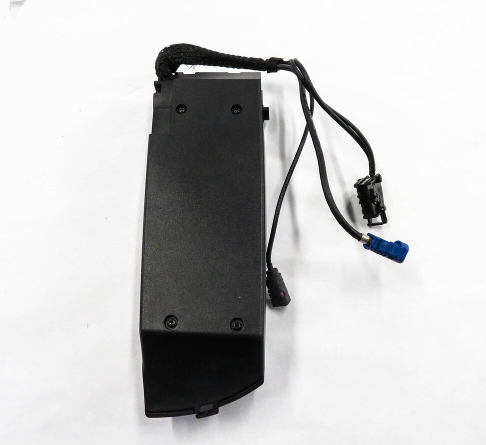 Thumbnail 6: 2011 BMW 750i (F01) FRONT CENTER CONSOLE CELL PHONE CHARGER SNAP IN CRADLE