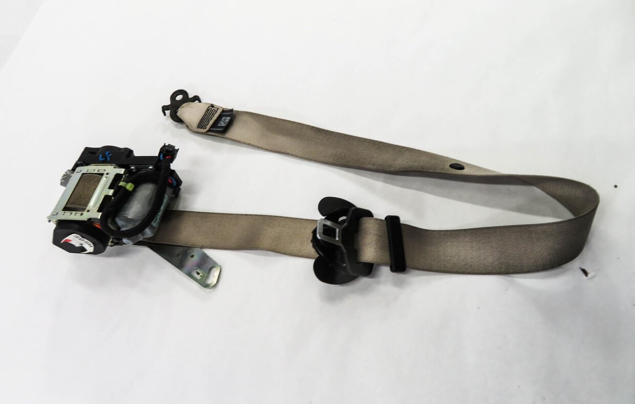 Thumbnail 4: 2009-2012 BMW 740i 750i 760i B7 (F01) LEFT DRIVER SEATBELT RETRACTOR (OYSTER)