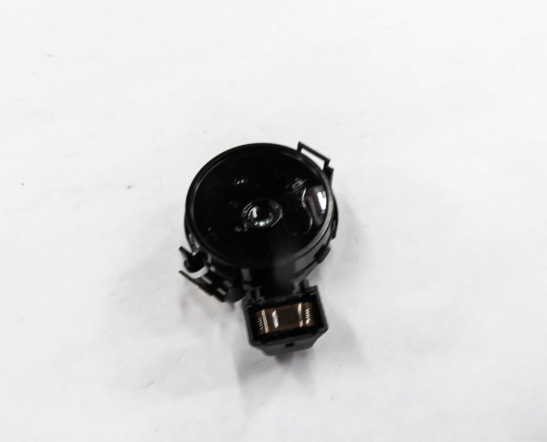 Thumbnail 1: 2011 BMW 750i (F01) FRONT WINDSHILED RAIN WATER SOLAR LIGHT SENSOR (RLS)