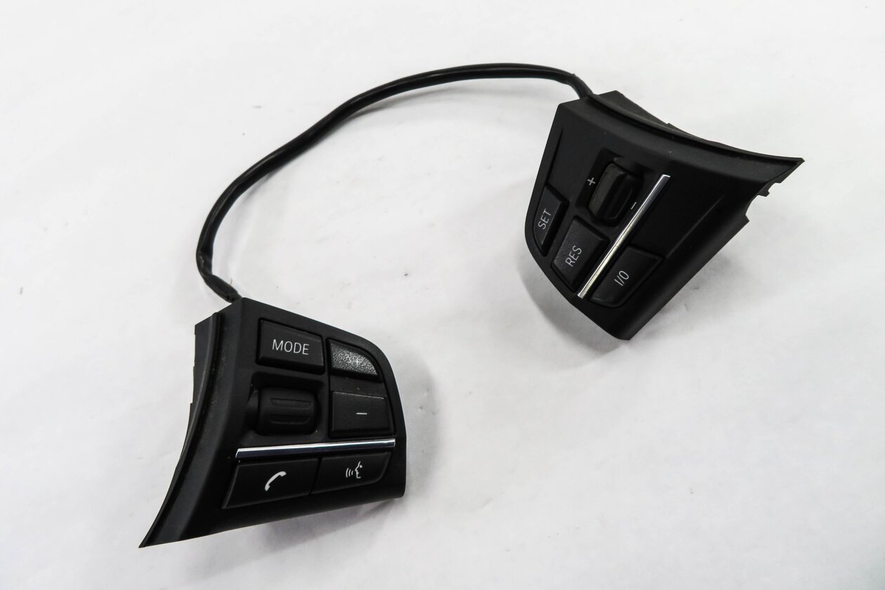 2011 BMW 750i (F01) STEERING CRUISE CONTROL PHONE MODE SWITCH BUTTON SET-2