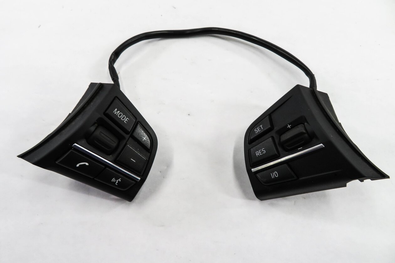 Thumbnail 2: 2011 BMW 750i (F01) STEERING CRUISE CONTROL PHONE MODE SWITCH BUTTON SET-2