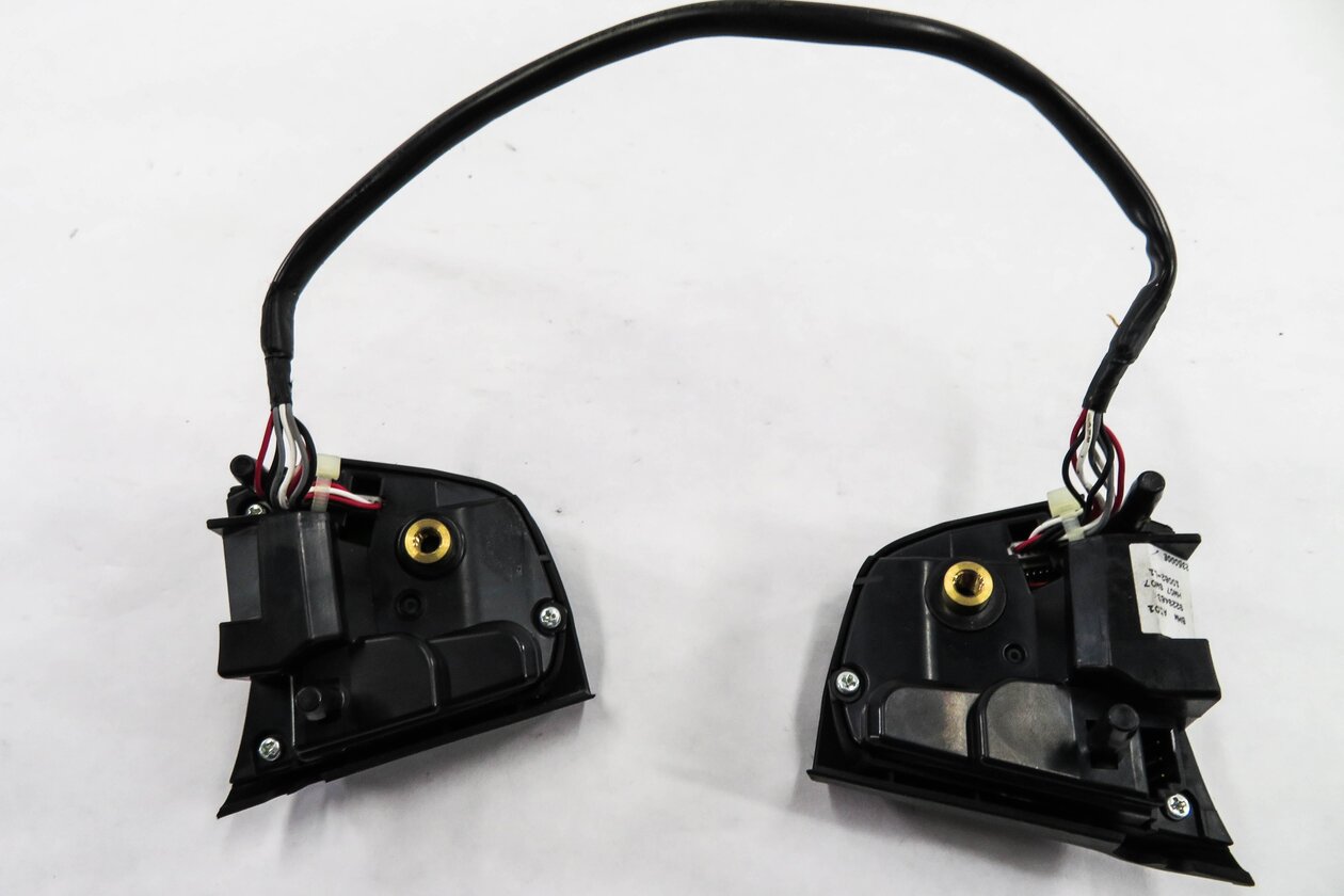 Thumbnail 6: 2011 BMW 750i (F01) STEERING CRUISE CONTROL PHONE MODE SWITCH BUTTON SET-2