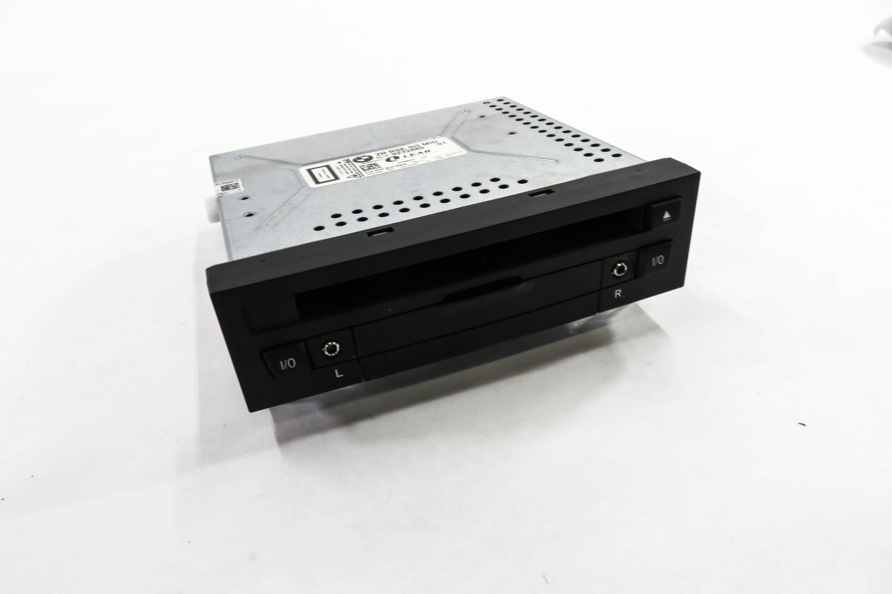 09-11 BMW 535iGT 550iGT 740i 750i 760i (F01 F02 F07) REAR DVD VIDEO DISC PLAYER