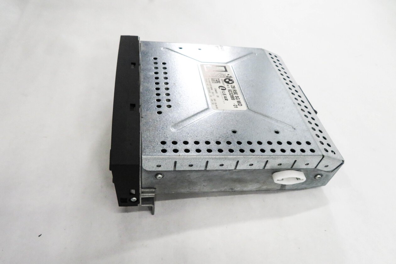 Thumbnail 3: 09-11 BMW 535iGT 550iGT 740i 750i 760i (F01 F02 F07) REAR DVD VIDEO DISC PLAYER