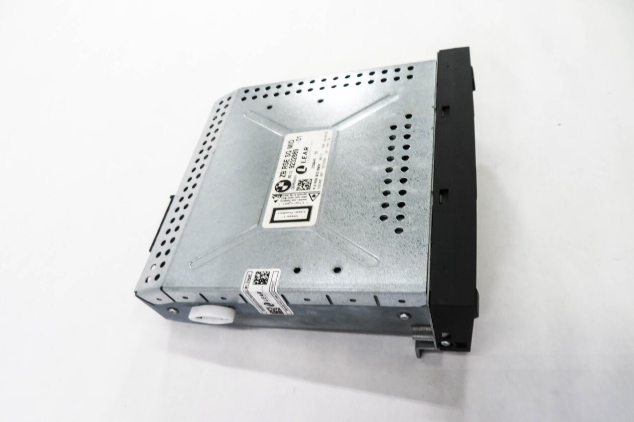 Thumbnail 4: 09-11 BMW 535iGT 550iGT 740i 750i 760i (F01 F02 F07) REAR DVD VIDEO DISC PLAYER