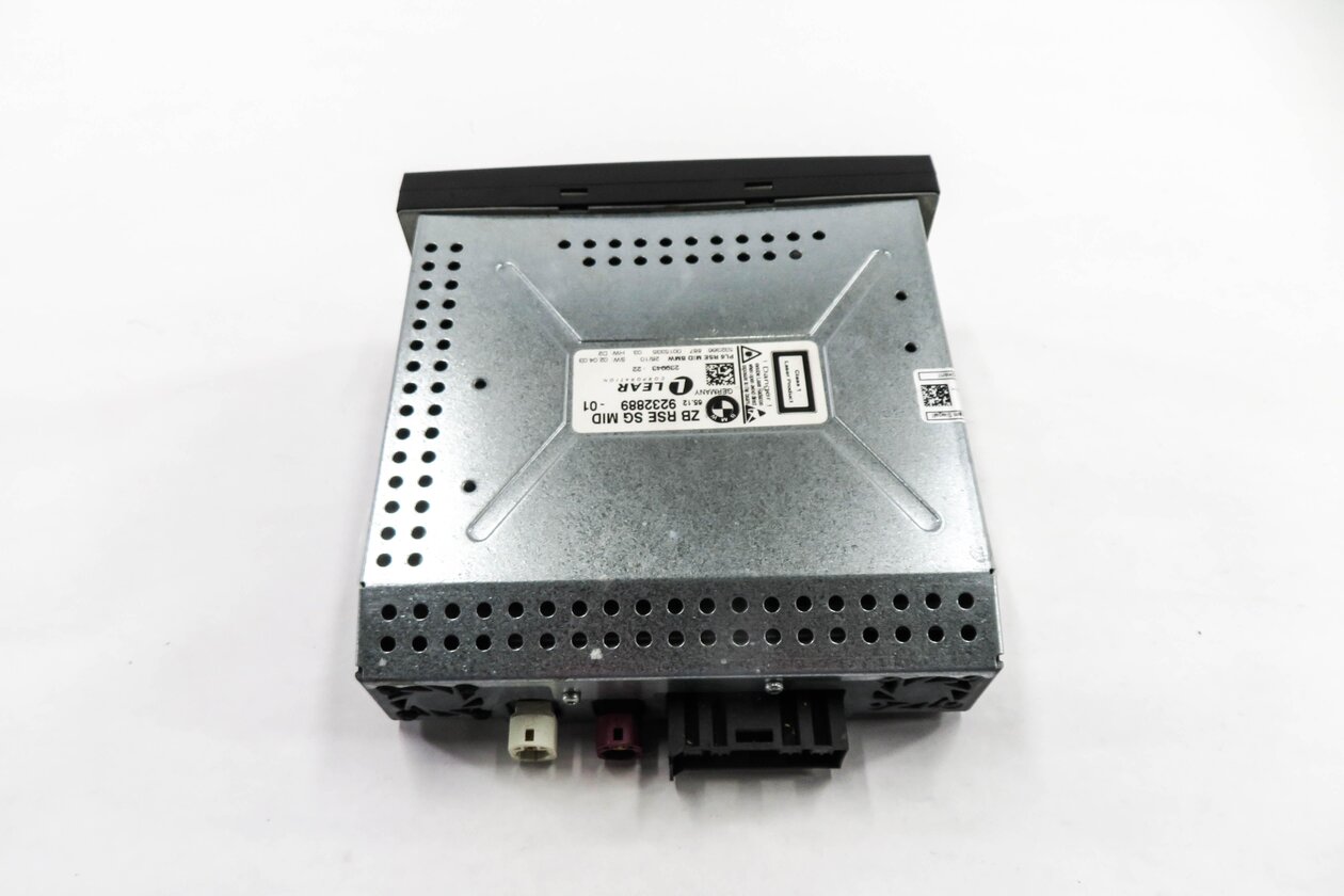 Thumbnail 5: 09-11 BMW 535iGT 550iGT 740i 750i 760i (F01 F02 F07) REAR DVD VIDEO DISC PLAYER