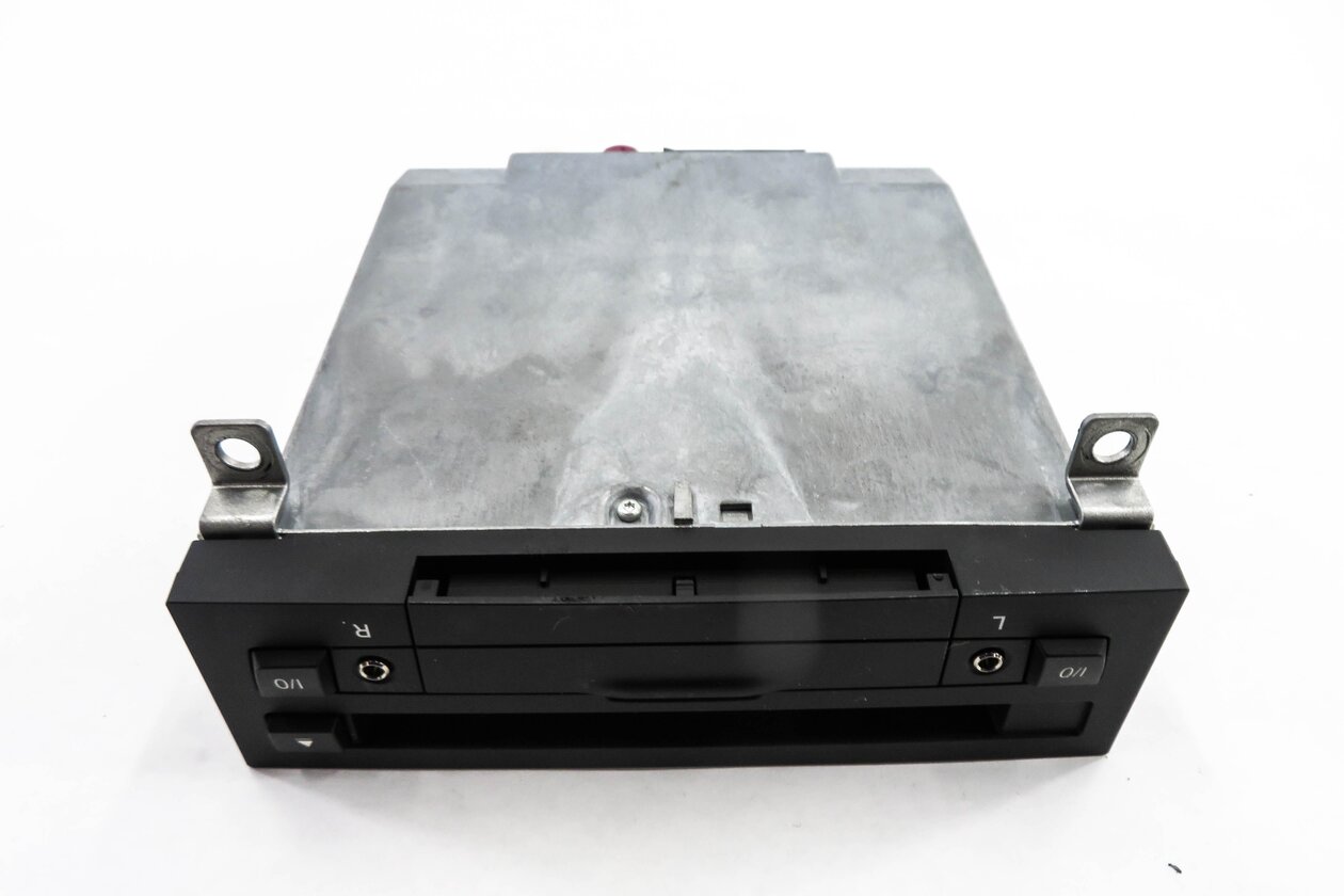 Thumbnail 6: 09-11 BMW 535iGT 550iGT 740i 750i 760i (F01 F02 F07) REAR DVD VIDEO DISC PLAYER