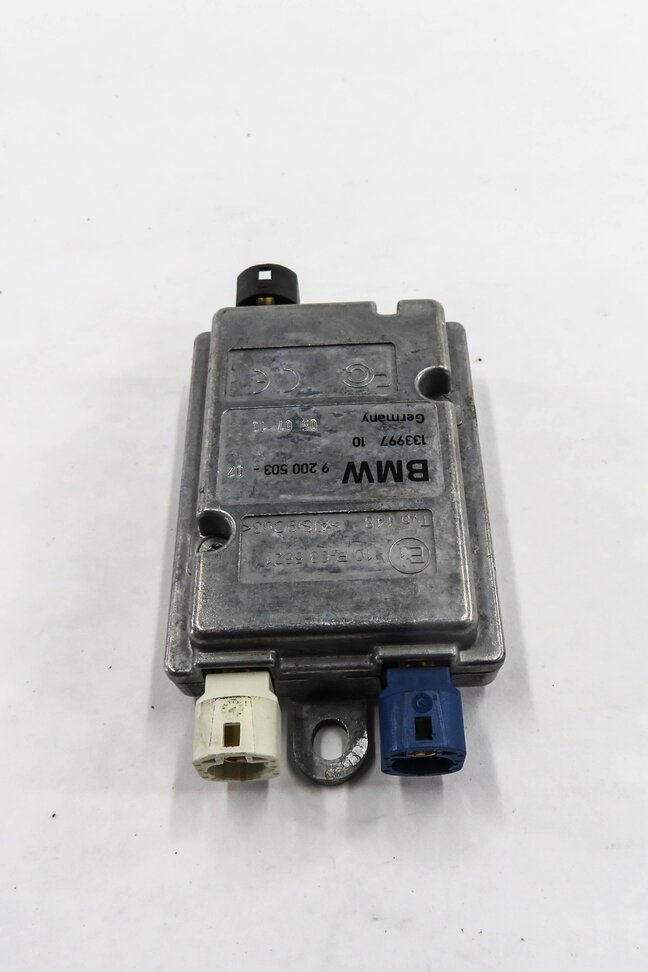 Thumbnail 2: 2011 BMW 750i (F01) STEREO AUX AUXILIARY AUDIO MEDIA USB INTERFACE HUB MODULE