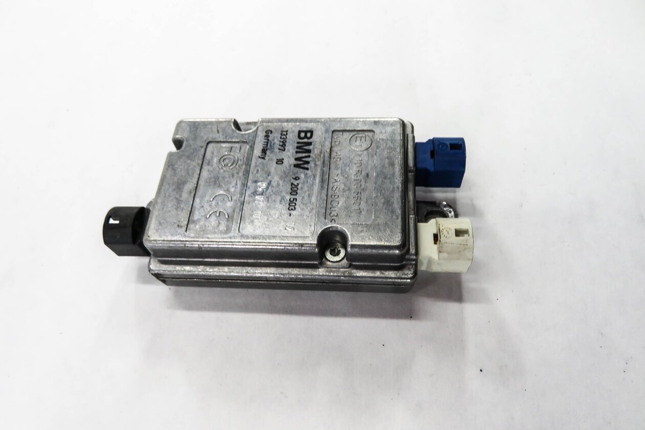 Thumbnail 3: 2011 BMW 750i (F01) STEREO AUX AUXILIARY AUDIO MEDIA USB INTERFACE HUB MODULE