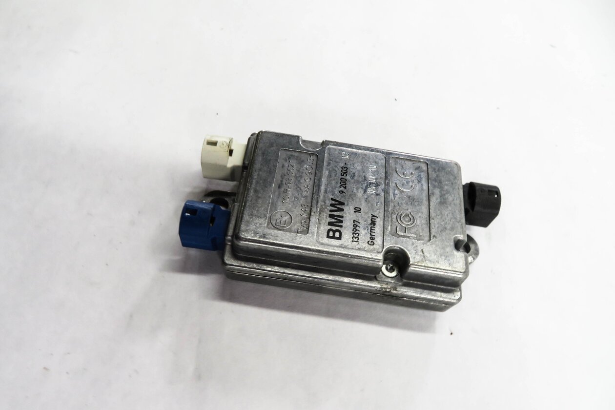 Thumbnail 4: 2011 BMW 750i (F01) STEREO AUX AUXILIARY AUDIO MEDIA USB INTERFACE HUB MODULE