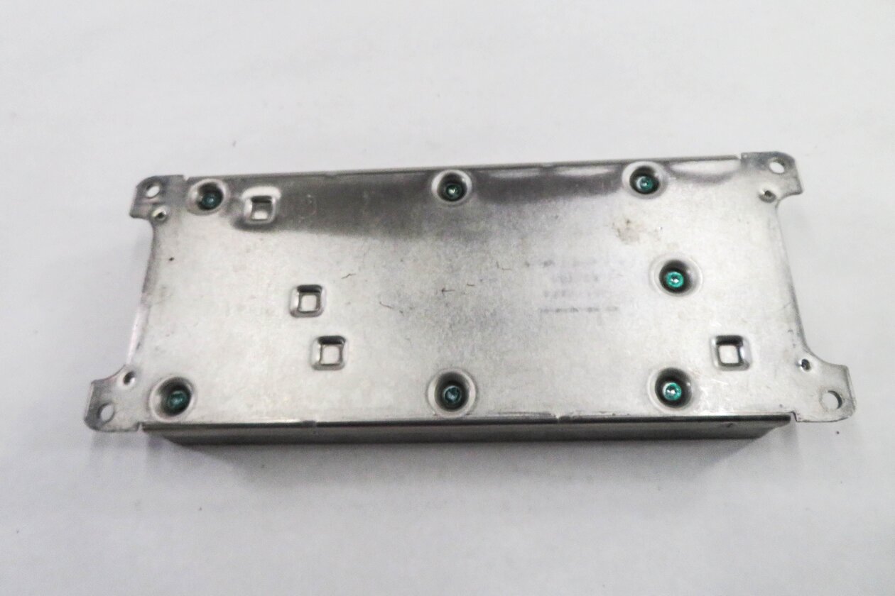 Thumbnail 6: 2011 BMW 750i (F01) BLUETOOTH TELEMATICS COMMUNICATION CONTROL MODULE