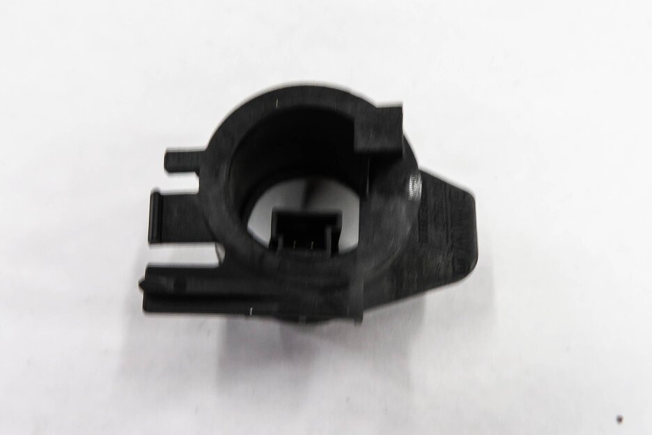 Thumbnail 2: 2011 BMW 750i (F01) IGNITION SWITCH IMMOBILIZER MODULE COIL RING