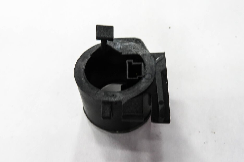 Thumbnail 4: 2011 BMW 750i (F01) IGNITION SWITCH IMMOBILIZER MODULE COIL RING