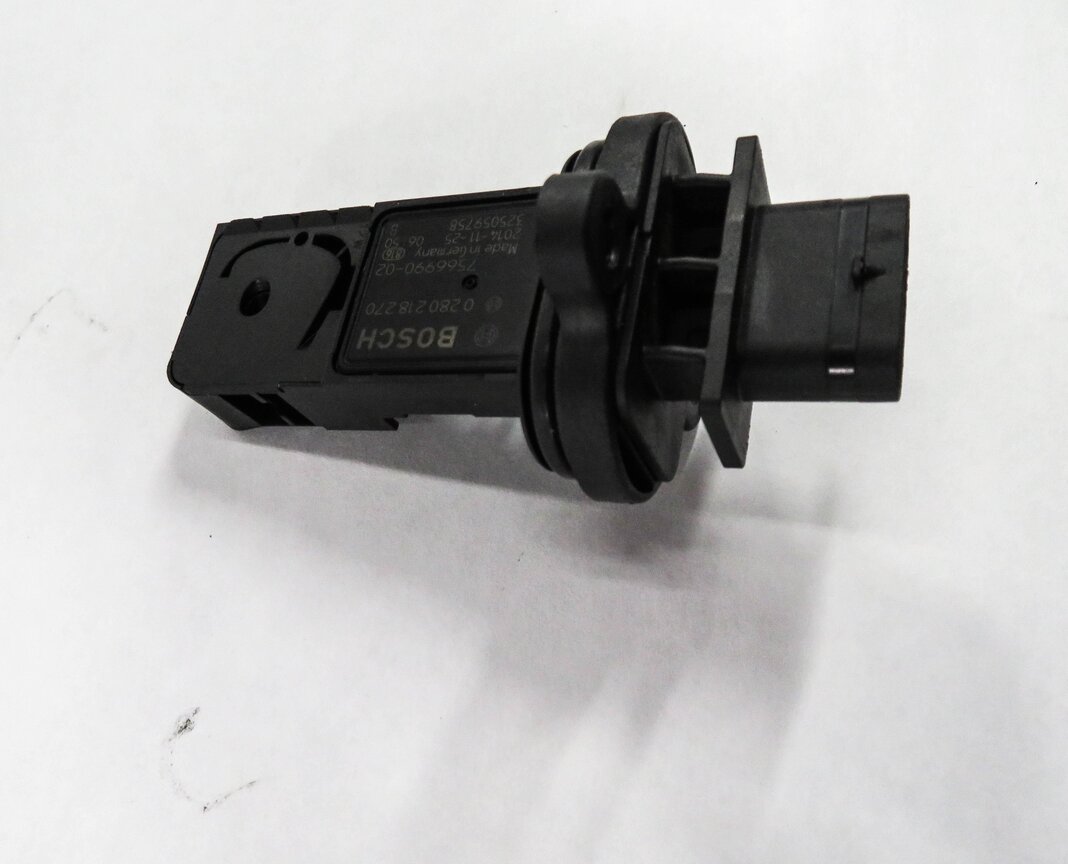 Thumbnail 3: 06-14 BMW 550i 750i 650i X5 X6 (E60 E70 E71 F01 F10) V8 MASS AIR FLOW SENSOR MAF