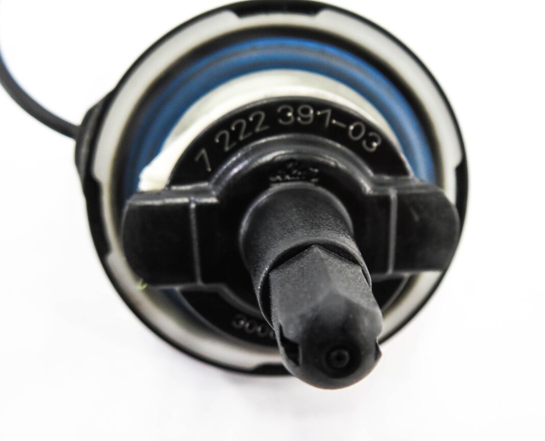 Thumbnail 7: 2011 BMW 750i (F01) GAS CAP FUEL TANK FILLER SCREW TOP LID