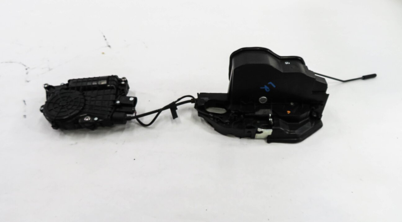 Thumbnail 2: 2011-2015 BMW 740i 750i 760i (F01) LEFT SIDE REAR DOOR LOCK LATCH (SOFT CLOSE)