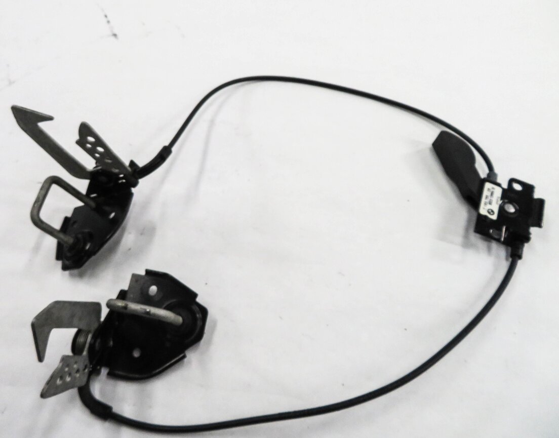 Thumbnail 6: 2011 BMW 750i (F01) FRONT LEFT & RIGHT UPPER HOOD LOCK LATCH SET-2