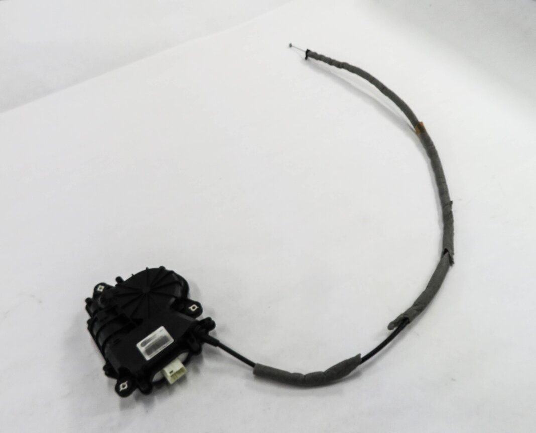 2011 BMW 750i (F01) REAR TRUNK SOFT CLOSE ACTUATOR MOTOR
