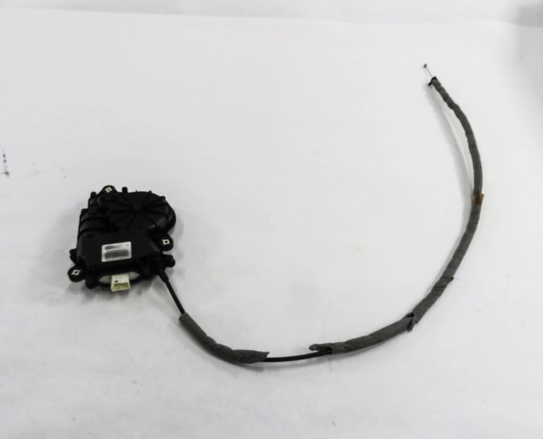 Thumbnail 2: 2011 BMW 750i (F01) REAR TRUNK SOFT CLOSE ACTUATOR MOTOR