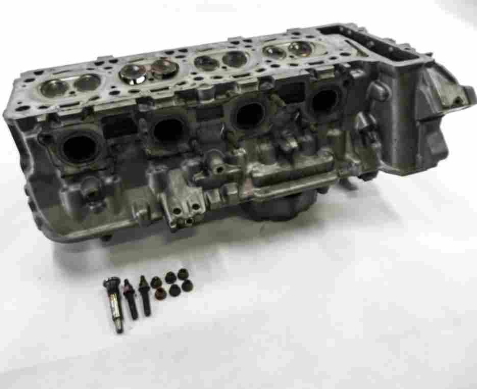 Thumbnail 1: 08-14 BMW 550i 750i X5 X6 (F01 E70 F10 E71) 4.4L TWIN TURBO RIGHT CYLINDER HEAD