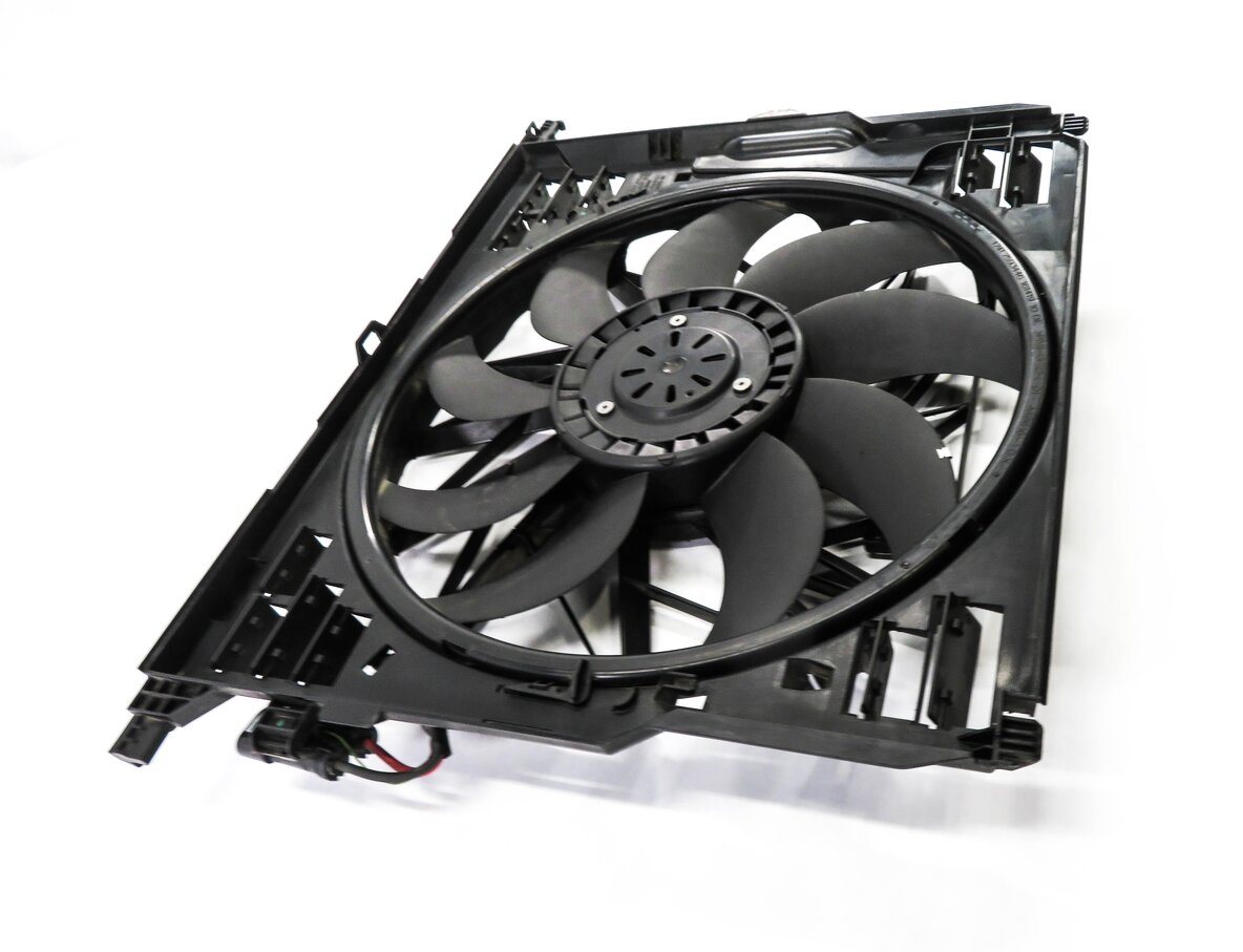 Thumbnail 4: 2010-2018 BMW 550i 550iGT 650i 750i B7 (F01 F06 F10) 850w RADIATOR COOLING FAN