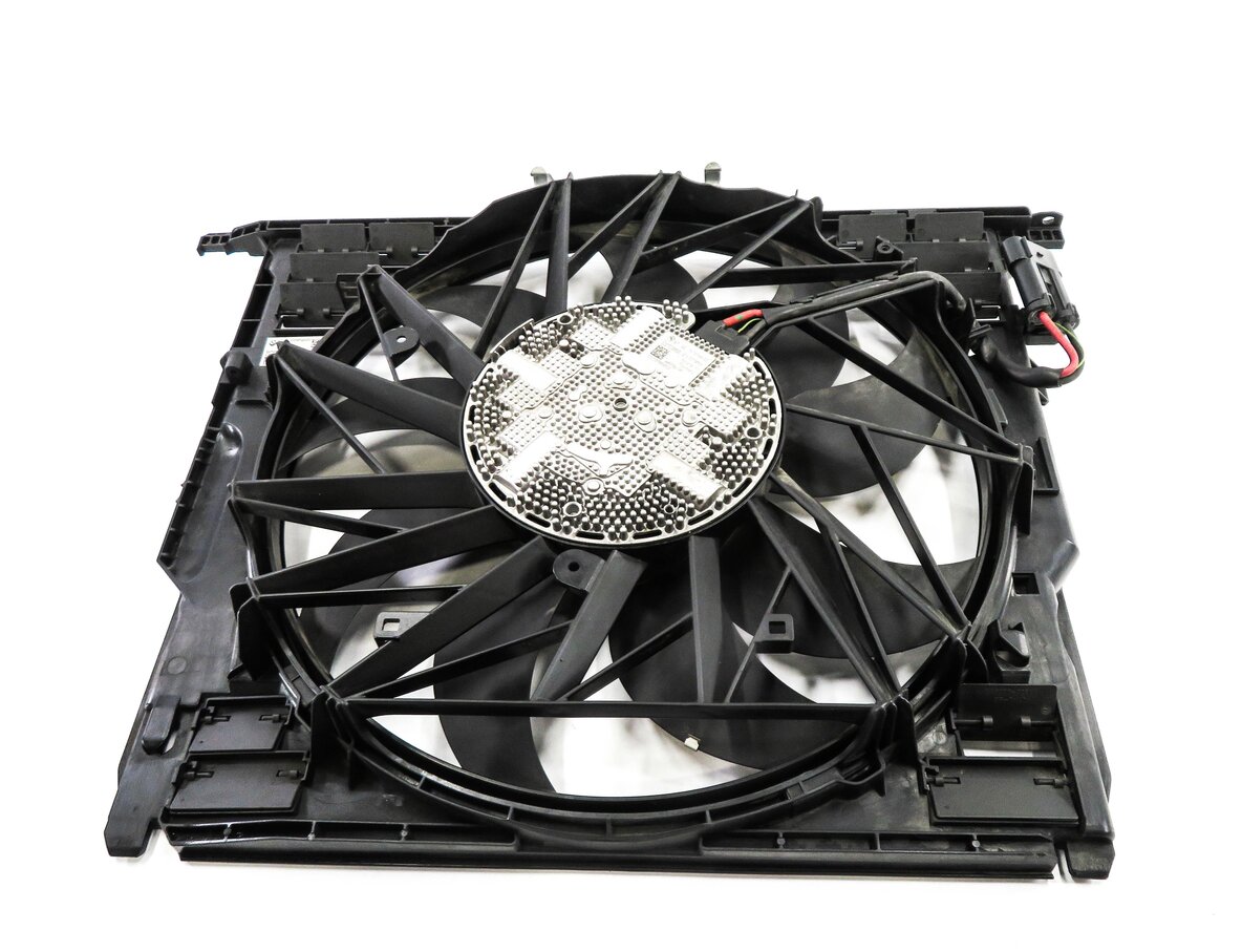 Thumbnail 6: 2010-2018 BMW 550i 550iGT 650i 750i B7 (F01 F06 F10) 850w RADIATOR COOLING FAN