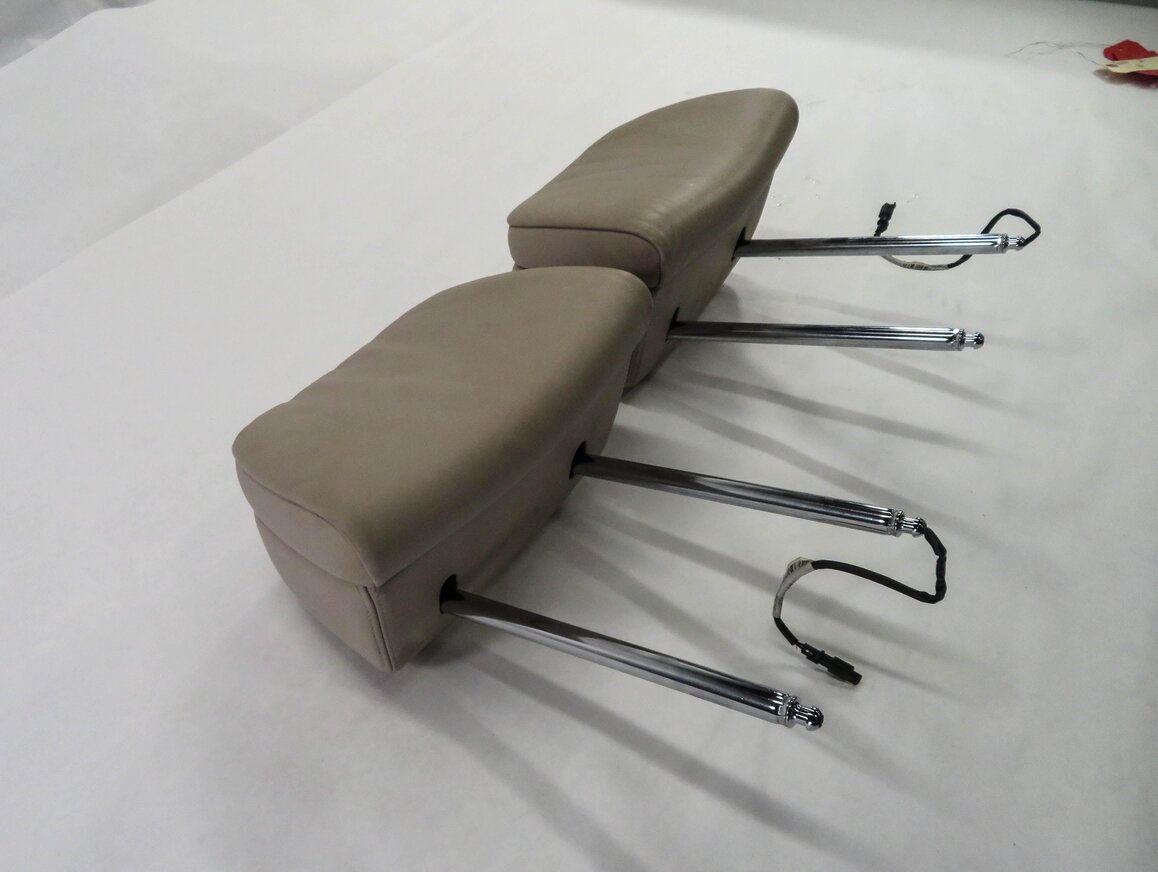 Thumbnail 2: 2011 BMW 750i (F01) FRONT COMFORT SEAT HEADREST SET-2 (OYSTER LEATHER)