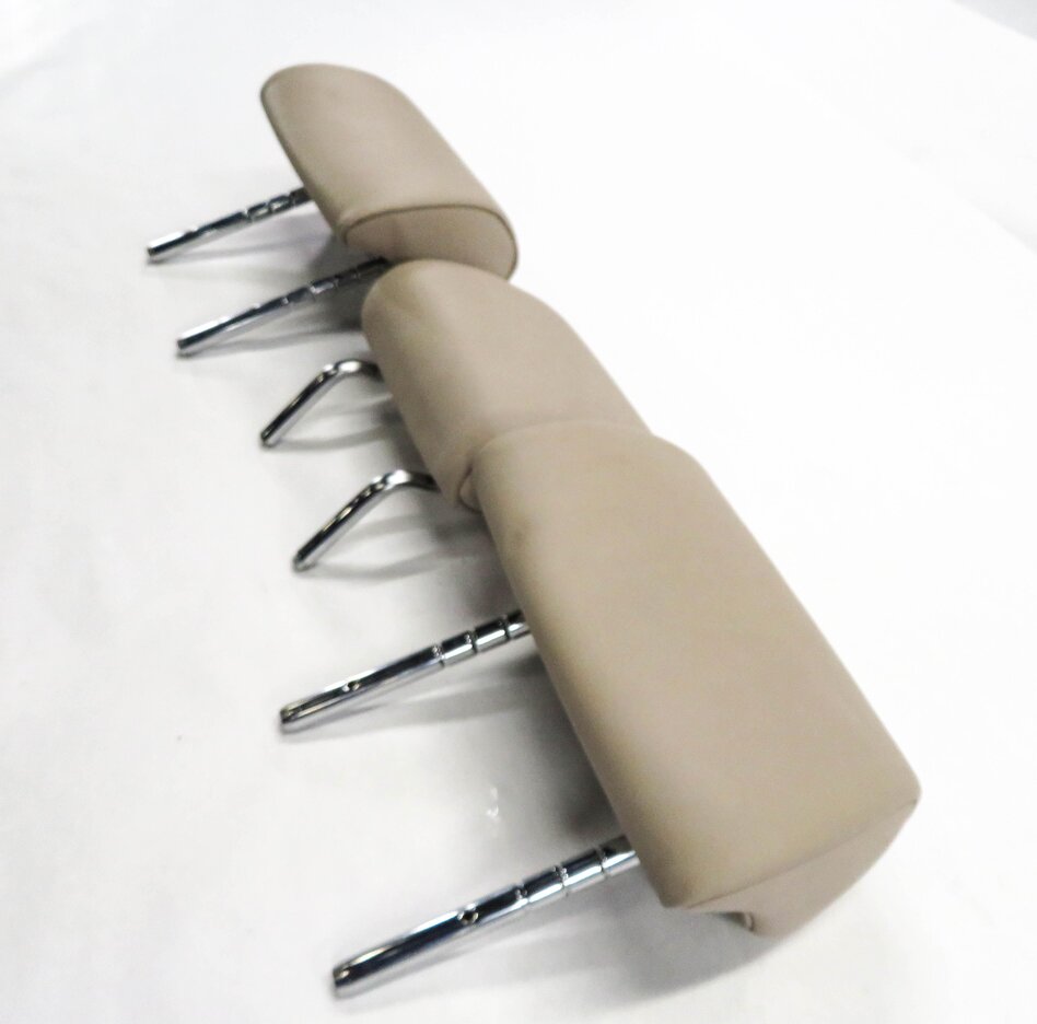 Thumbnail 4: 2011 BMW 750i (F01) REAR SEAT - LEFT / CENTER / RIGHT HEADREST SET-3 (OYSTER)