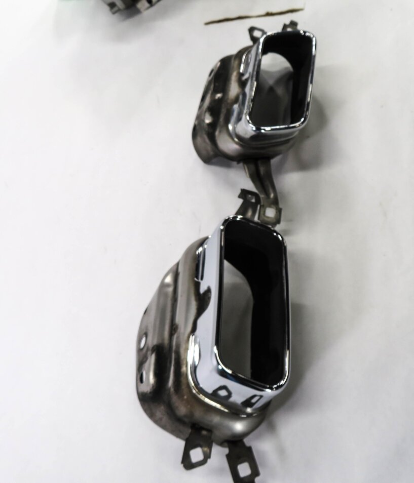 Thumbnail 4: 2011 BMW 750i (F01) EXHAUST TIP SET-2