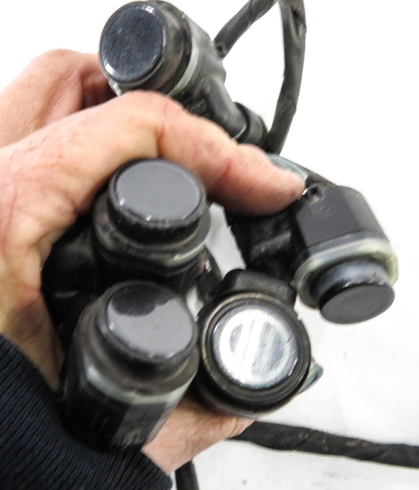 Thumbnail 5: 2011 BMW 750i (F01) FRONT PDC PARK DISTANCE SENSOR SET w/ HARNESS (GRAY A90)