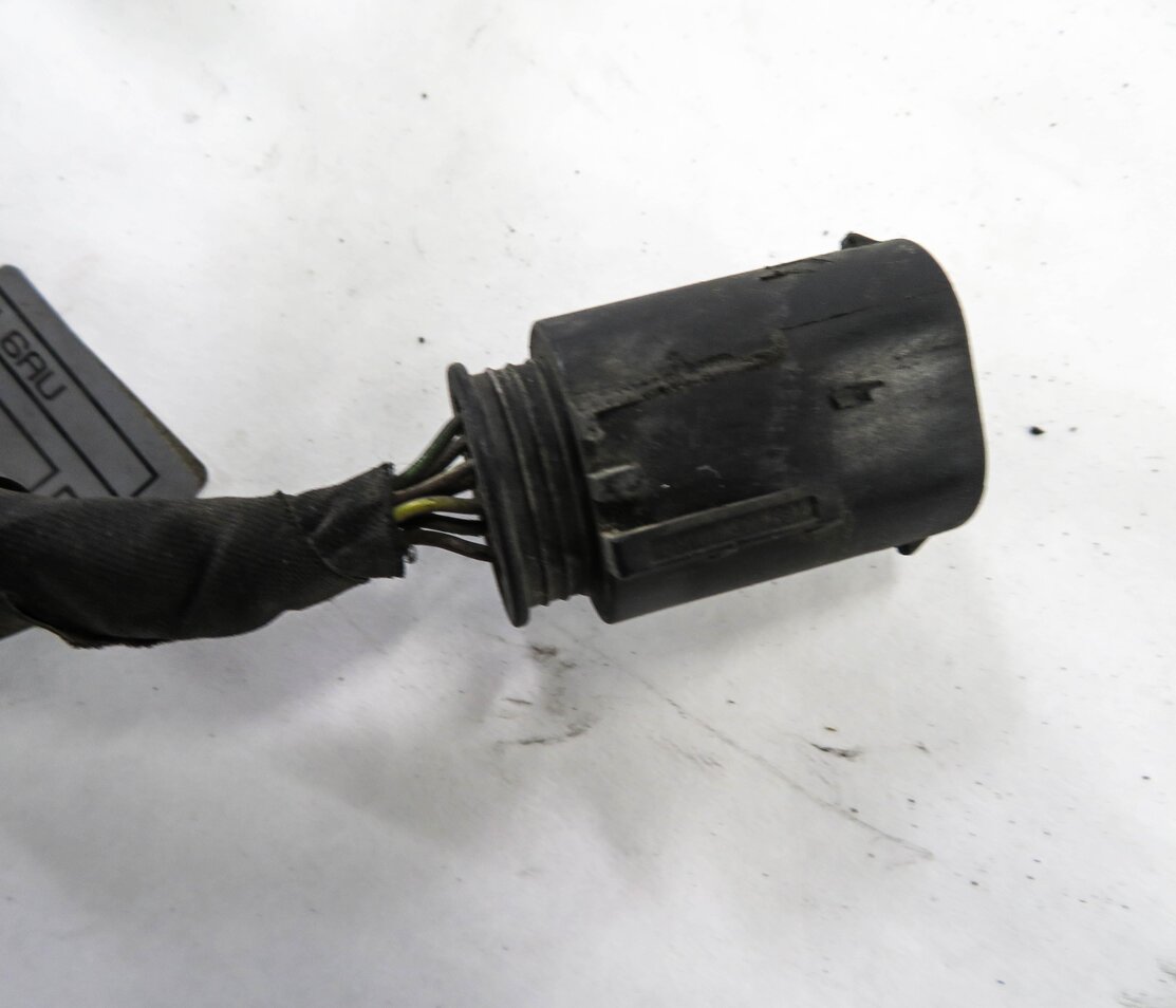 Thumbnail 8: 2011 BMW 750i (F01) FRONT PDC PARK DISTANCE SENSOR SET w/ HARNESS (GRAY A90)