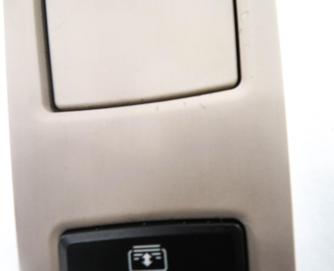 Thumbnail 8: 2011 BMW 750i (F01) RIGHT REAR DOOR SUN SHADE WINDOW SWITCH w/ ASH TRAY (OYSTER)