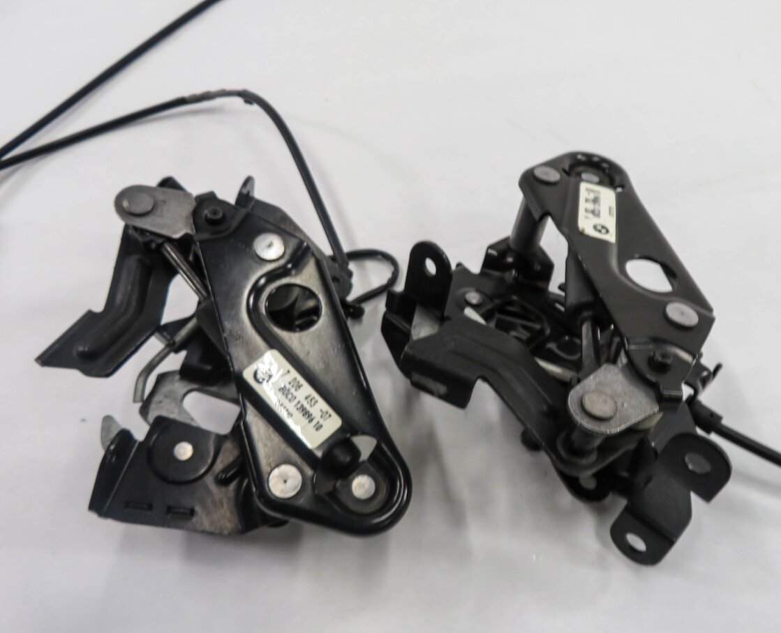 Thumbnail 5: 2011 BMW 750i (F01) FRONT LEFT & RIGHT LOWER HOOD LOCK LATCH SET w/ CABLE