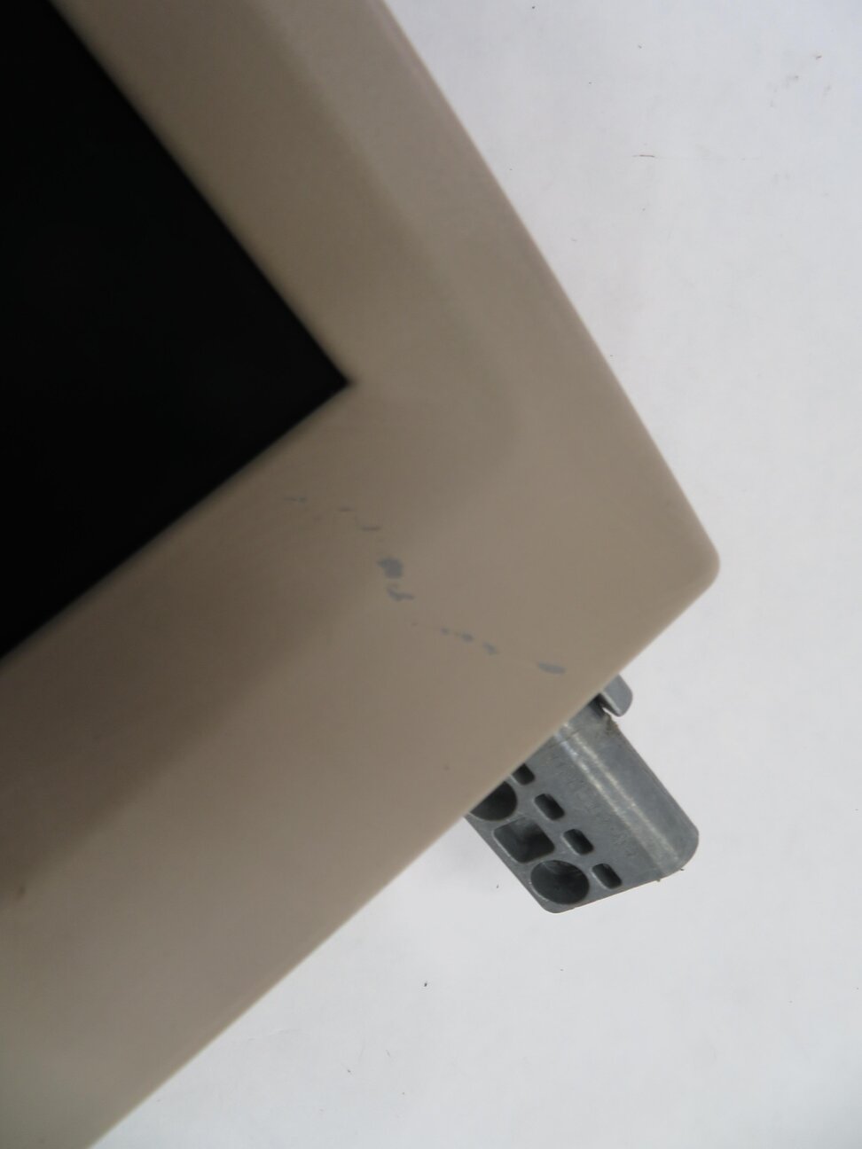 Thumbnail 11: 09-17 BMW 528i 535i 550i 740i 750i 760i - RIGHT REAR 8" VIDEO SCREEN (OYSTER)