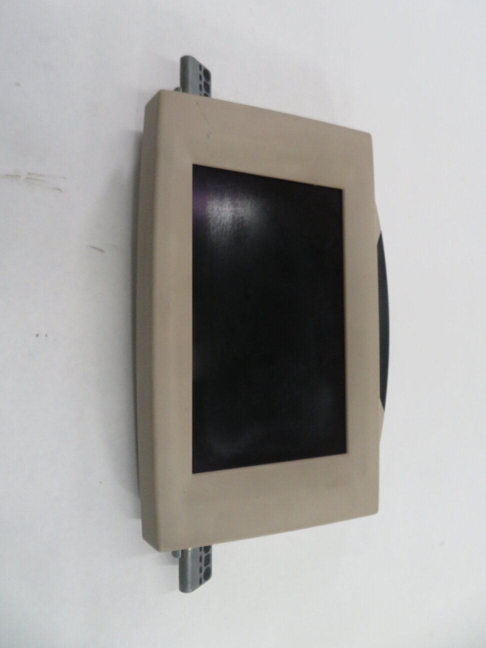 Thumbnail 9: 09-17 BMW 528i 535i 550i 740i 750i 760i - RIGHT REAR 8" VIDEO SCREEN (OYSTER)