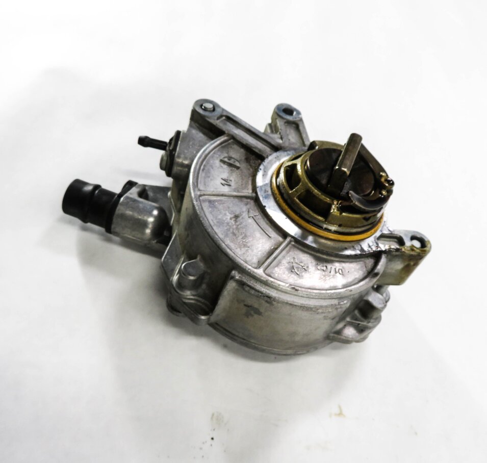 Thumbnail 3: 2010-2017 BMW 550i 650i 750i M5 M6 X5 X6 - 4.4L V8 TWIN TURBO BRAKE VACUUM PUMP