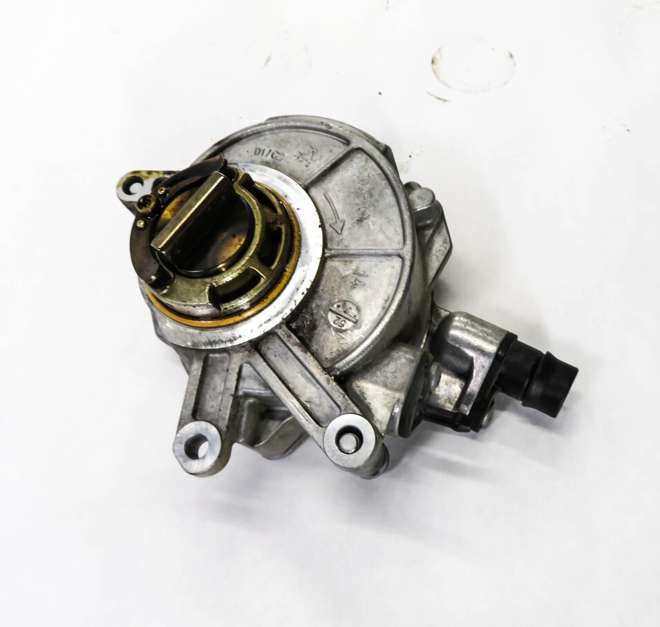 Thumbnail 4: 2010-2017 BMW 550i 650i 750i M5 M6 X5 X6 - 4.4L V8 TWIN TURBO BRAKE VACUUM PUMP