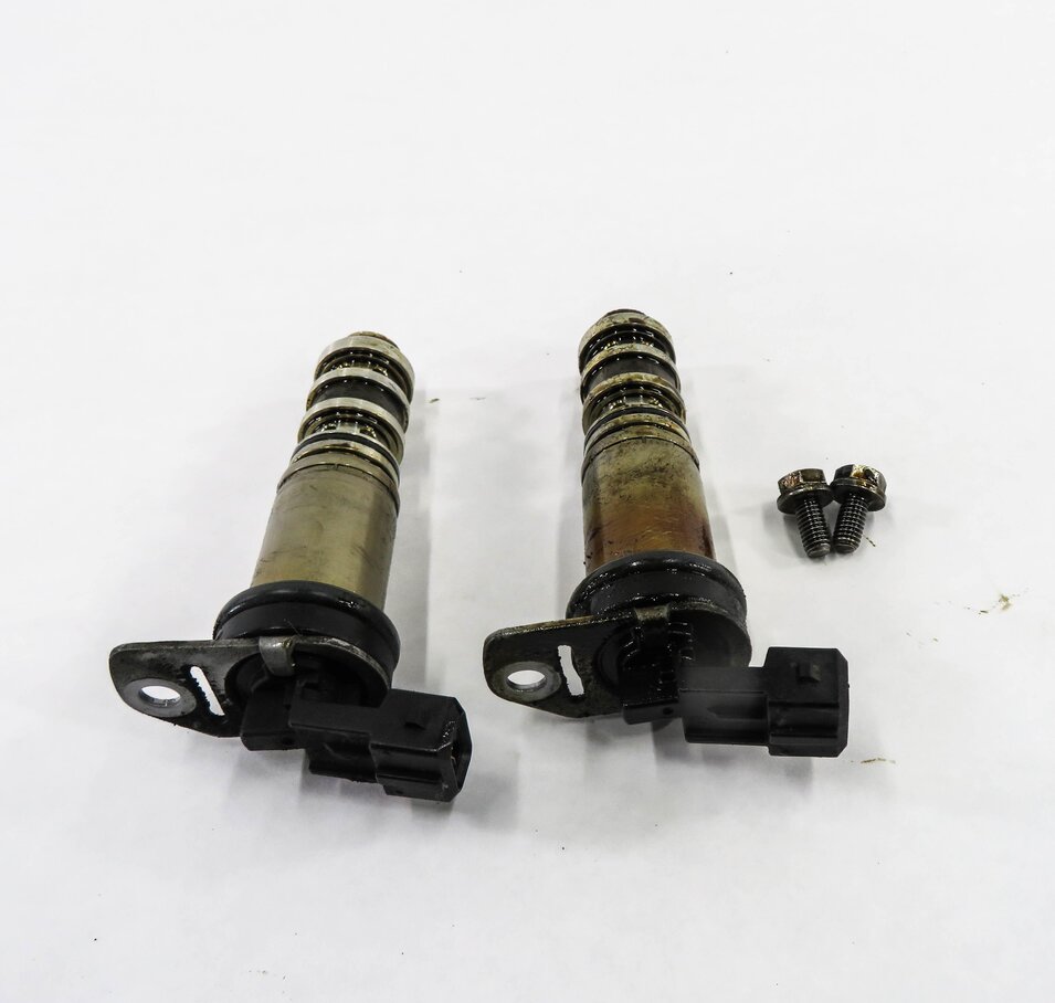 Thumbnail 2: 2011 BMW 750i (F01) 4.4L N63 TWIN TURBO ENGINE - VVT VANOS TIMING SOLENOID SET-2