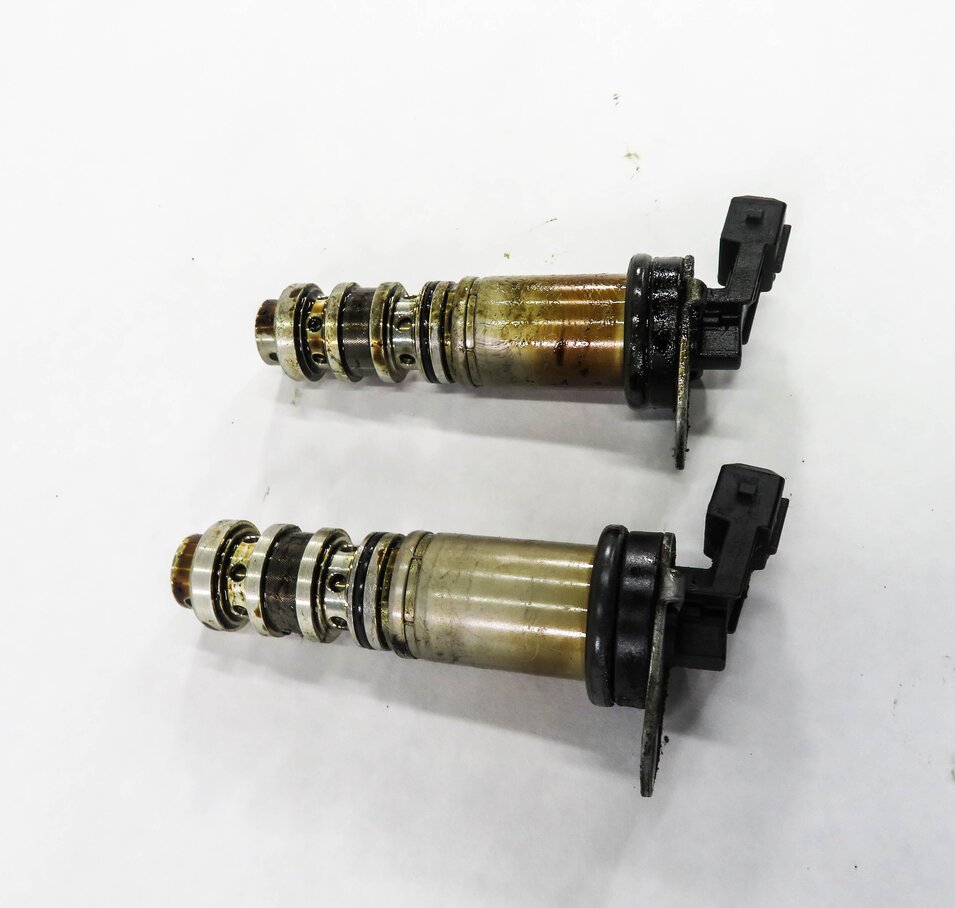 Thumbnail 4: 2011 BMW 750i (F01) 4.4L N63 TWIN TURBO ENGINE - VVT VANOS TIMING SOLENOID SET-2