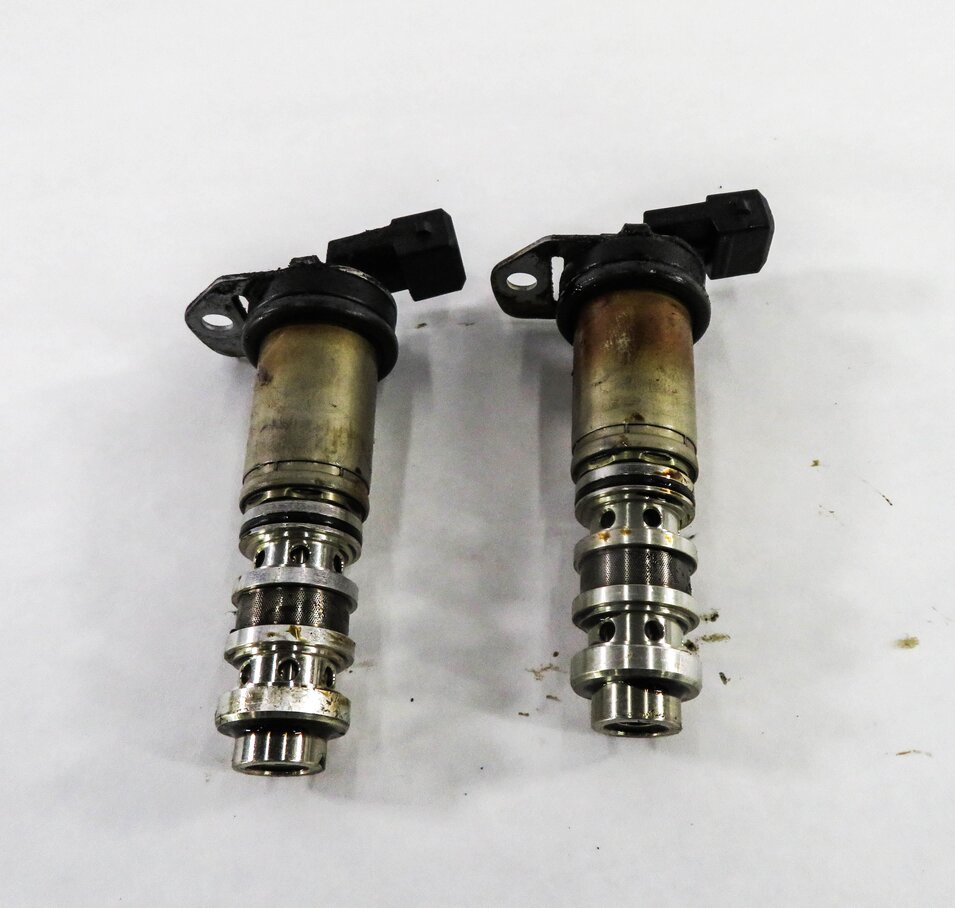 Thumbnail 6: 2011 BMW 750i (F01) 4.4L N63 TWIN TURBO ENGINE - VVT VANOS TIMING SOLENOID SET-2