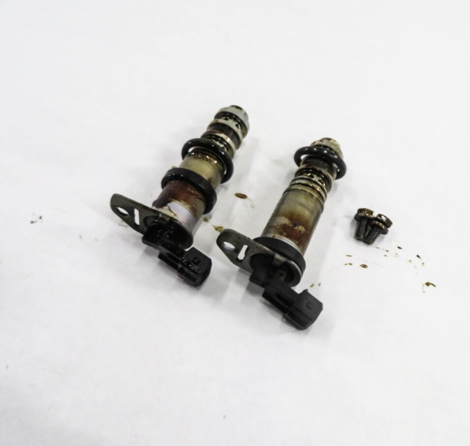 2011 BMW 750i (F01) 4.4L N63 TWIN TURBO ENGINE - VVT VANOS TIMING SOLENOID SET-2