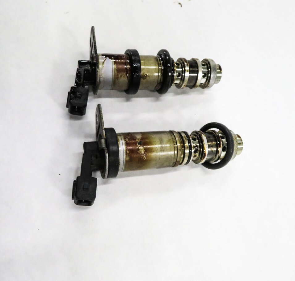 Thumbnail 5: 2011 BMW 750i (F01) 4.4L N63 TWIN TURBO ENGINE - VVT VANOS TIMING SOLENOID SET-2