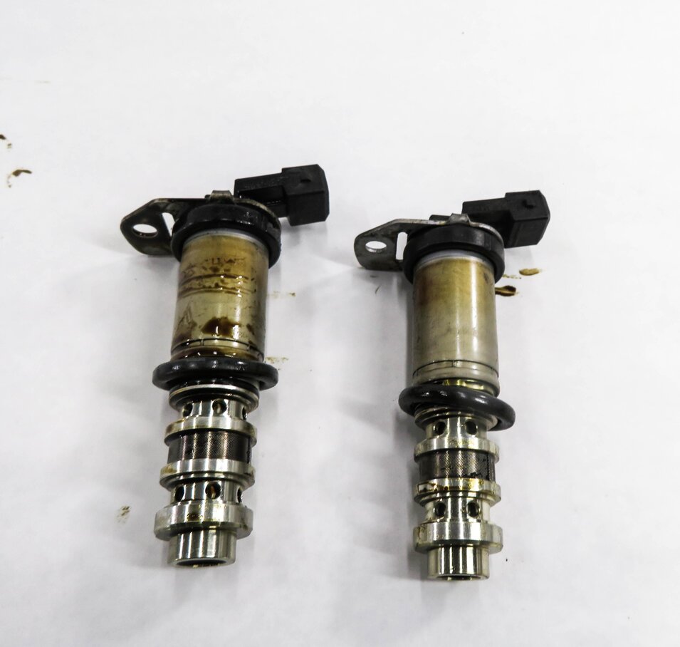 Thumbnail 6: 2011 BMW 750i (F01) 4.4L N63 TWIN TURBO ENGINE - VVT VANOS TIMING SOLENOID SET-2