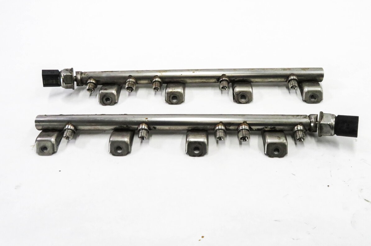 Thumbnail 2: 2011 BMW 750i (F01) 4.4L N63 TWIN TURBO ENGINE - LEFT & RIGHT FUEL RAIL SET-2