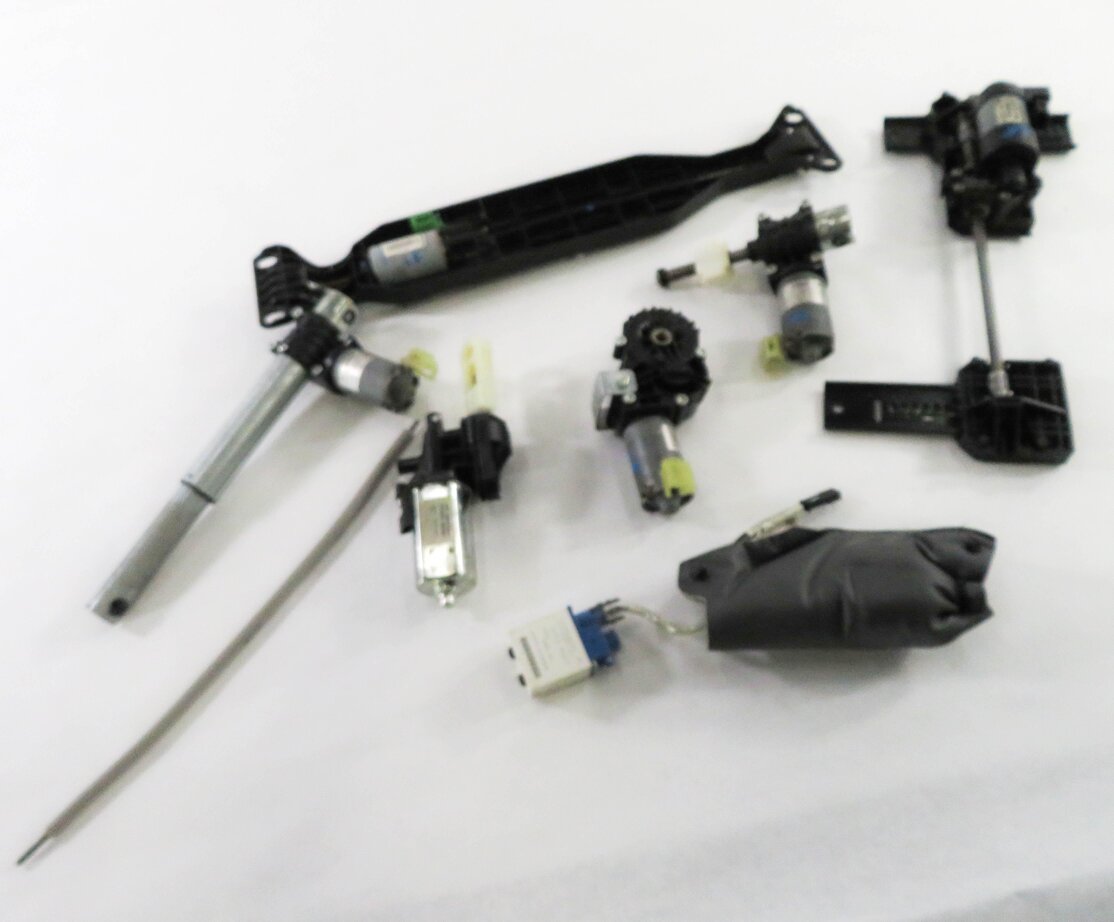 2011 BMW 535i (F10) LEFT FRONT DRIVER POWER SEAT ADJUSTMENT MOTOR SET-7