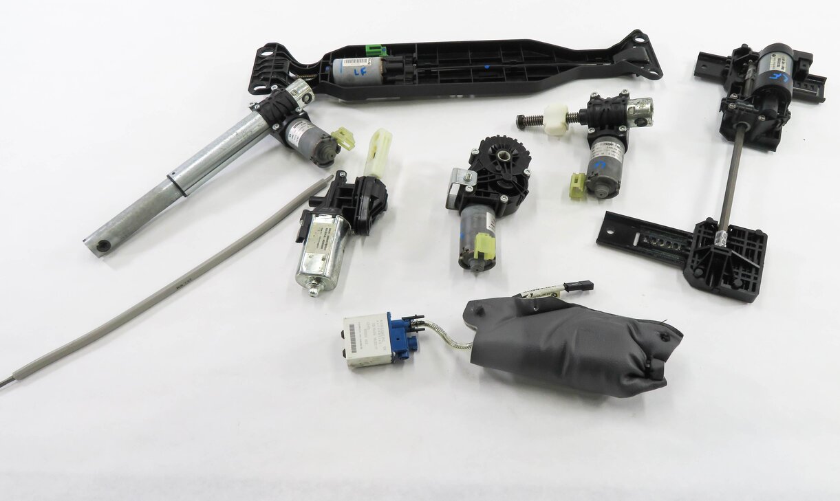 Thumbnail 2: 2011 BMW 535i (F10) LEFT FRONT DRIVER POWER SEAT ADJUSTMENT MOTOR SET-7