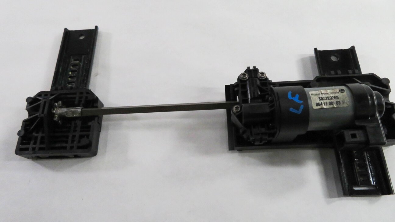 Thumbnail 9: 2011 BMW 535i (F10) LEFT FRONT DRIVER POWER SEAT ADJUSTMENT MOTOR SET-7