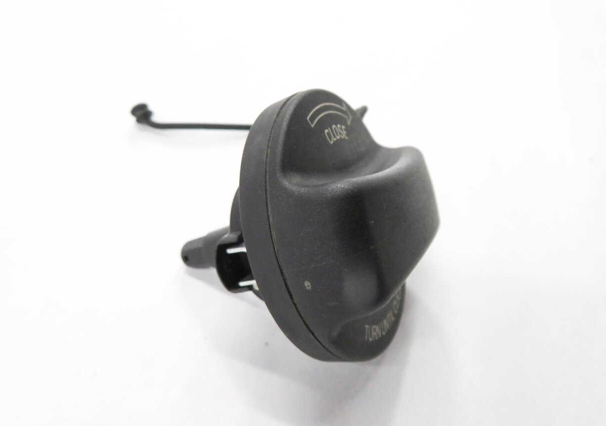 Thumbnail 3: 2011 BMW 535i (F10) GAS CAP FUEL TANK FILLER SCREW TOP LID