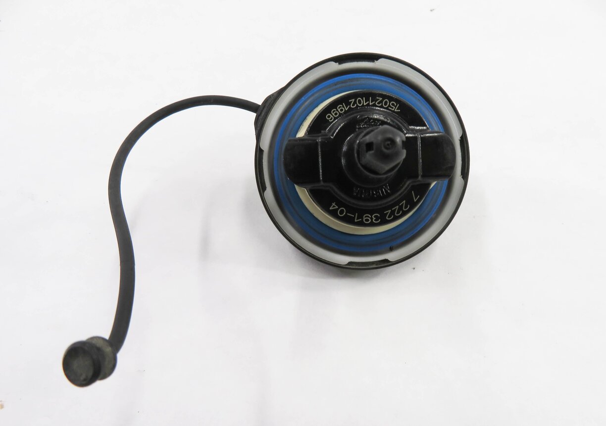 Thumbnail 5: 2011 BMW 535i (F10) GAS CAP FUEL TANK FILLER SCREW TOP LID